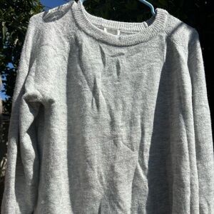 Vintage Snowy Silver Fluffy Sweater (Perfect for Fall/Winter!)